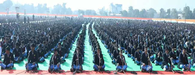 धर्मक्षेत्र से गूंजा गीता का संदेश,21 हजार बच्चों सहित कई देशों में हुआ गीता पाठ