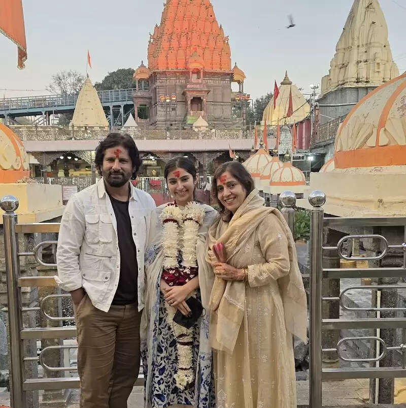 उत्तराखंड के पूर्व मुख्यमंत्री विजय बहुगुणा ने सपरिवार किए भगवान महाकालेश्वर  के दर्शन