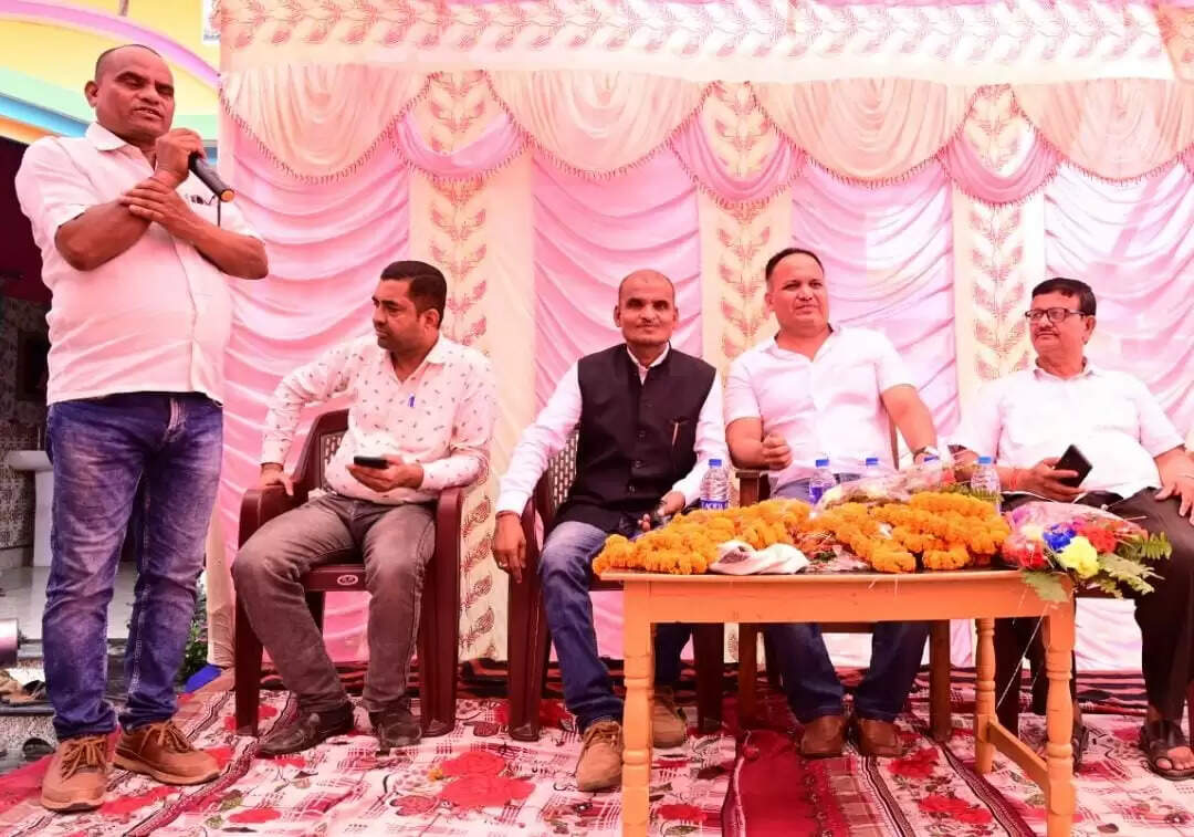 पदयात्रा पर निकले पूर्व आईपीएस व हिन्द देना चीफ शिवदीप लांडे, सीमांचल से किया आगाज