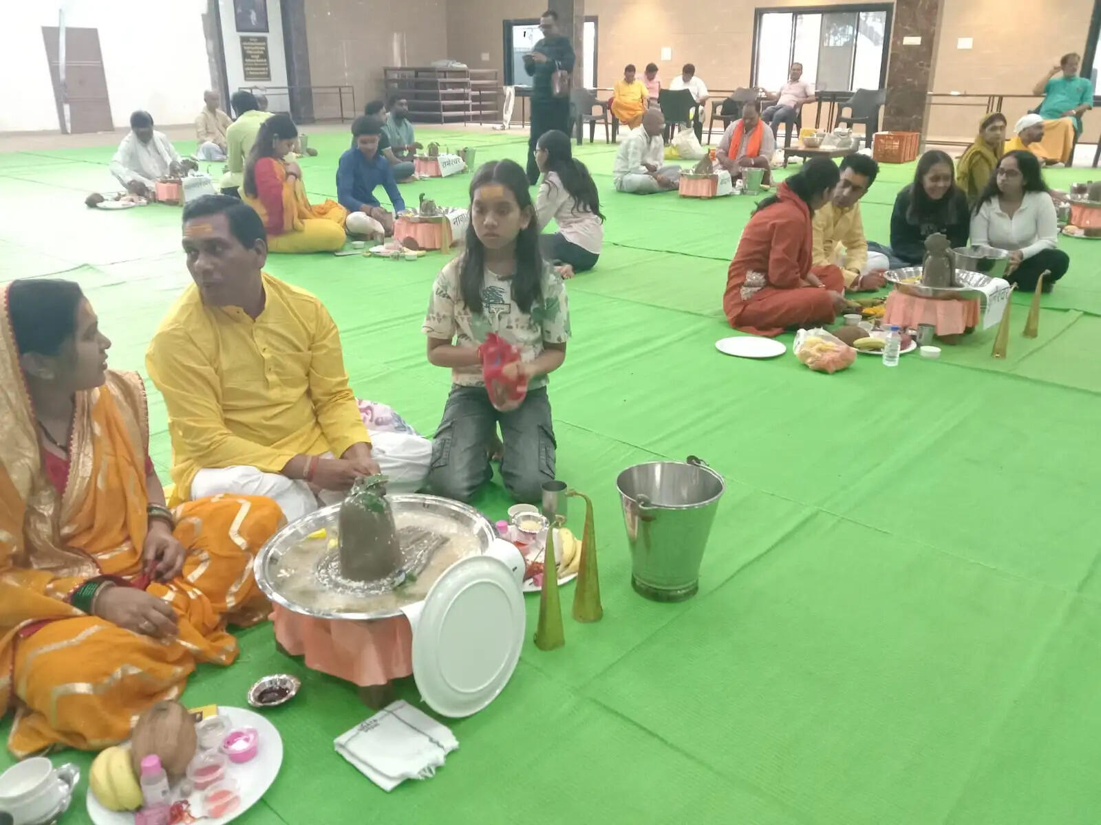 द्वादश ज्योतिर्लिंगों का रुद्राभिषेक सम्पन्न, वैदिक मंत्रोच्चार से गूंजा आमापारा