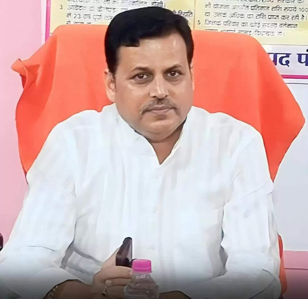 पन्नाः मनौर जमीन फर्जीवाड़े एवं एससी एसटी एक्ट मामले में कांग्रेस नेता दीक्षित गिरफ्तार, भेजे गए जेल