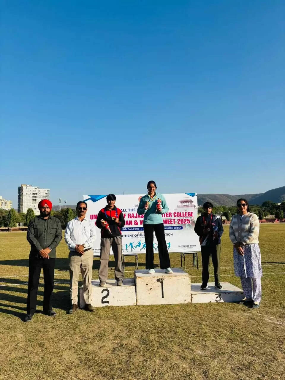 राजस्थान विश्वविद्यालय अंतर महाविद्यालय एथलेटिक्स प्रतियोगिता का शुभारंभ