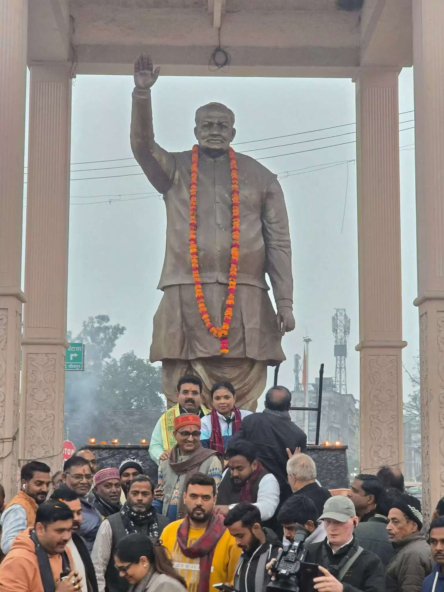 राजनीति के अजातशत्रु थे अटल, विश्व में बढ़ा भारत का सम्मान