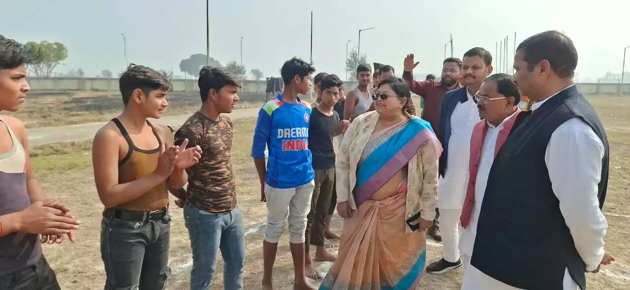 विधायक खेल स्पर्धा में छात्र-युवाओं ने दिखाया दमखम,कबड्डी में बिधूना की टीम विजेता