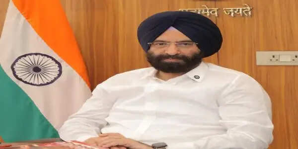 सड़क प्रदूषण नियंत्रण कार्यक्रम शुरू, सिरसा बोले- स्वच्छ हवा की लड़ाई सड़क पर जीतनी होगी