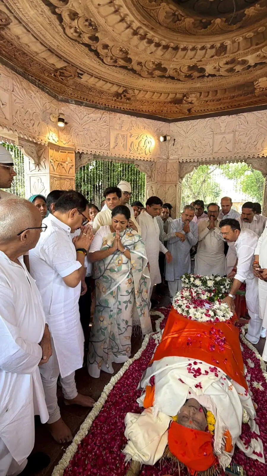 वीरेंद्र सचदेवा के पिता श्याम लाल सचदेवा का निधन, निगमबोध घाट पर हुआ अंतिम संस्कार