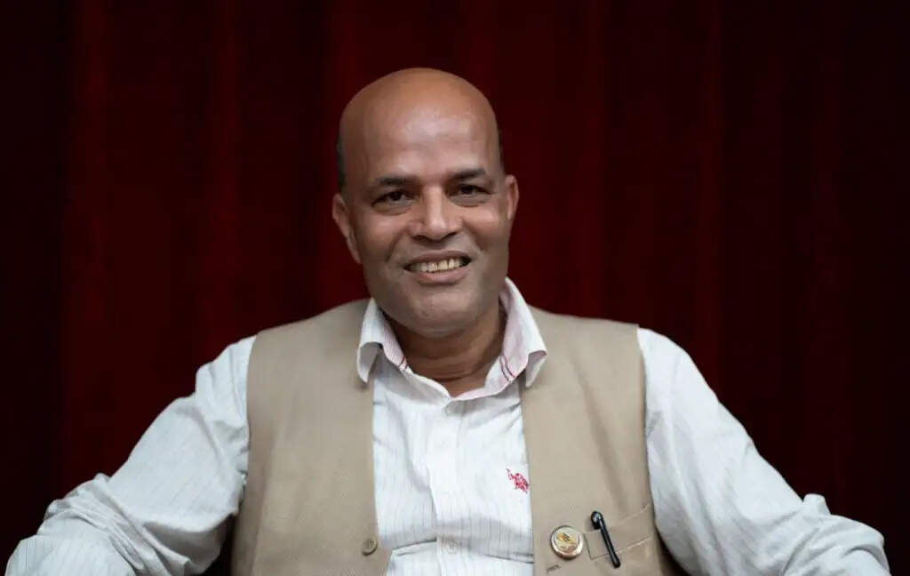 नेपाल : सत्तारूढ़ दल के सांसद ने पार्टी के राजनीतिक प्रस्ताव का किया विरोध