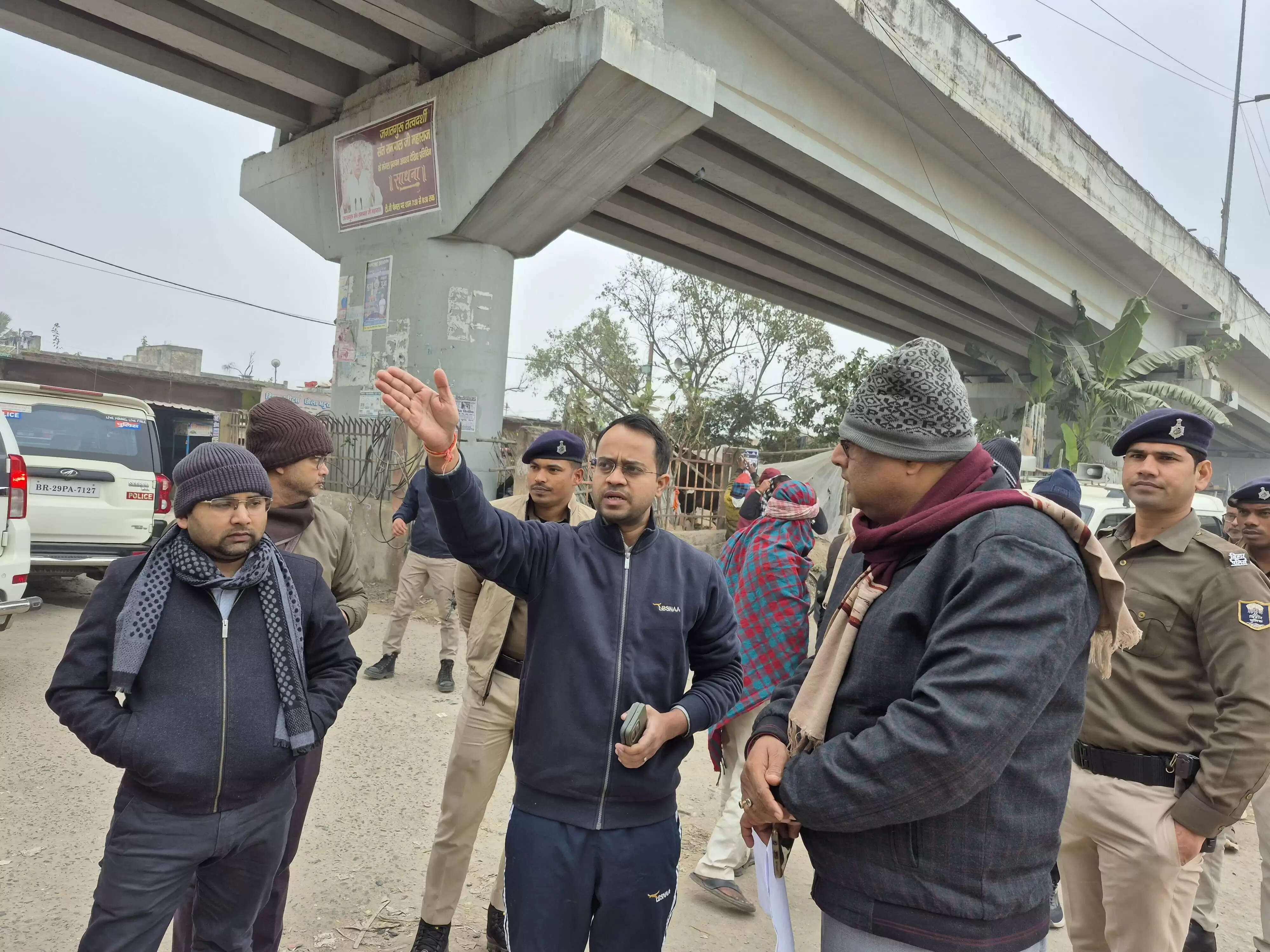 डीएम ने किया खनुआ नाला का स्थलीय निरीक्षण