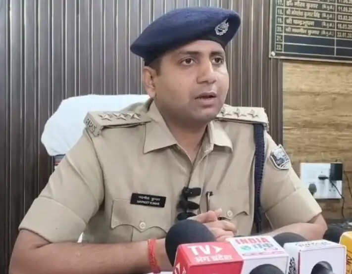 बाइक चोरी करने वाला आरोपित गिरफ्तार, चोरी की मोटरसाइकिल बरामद