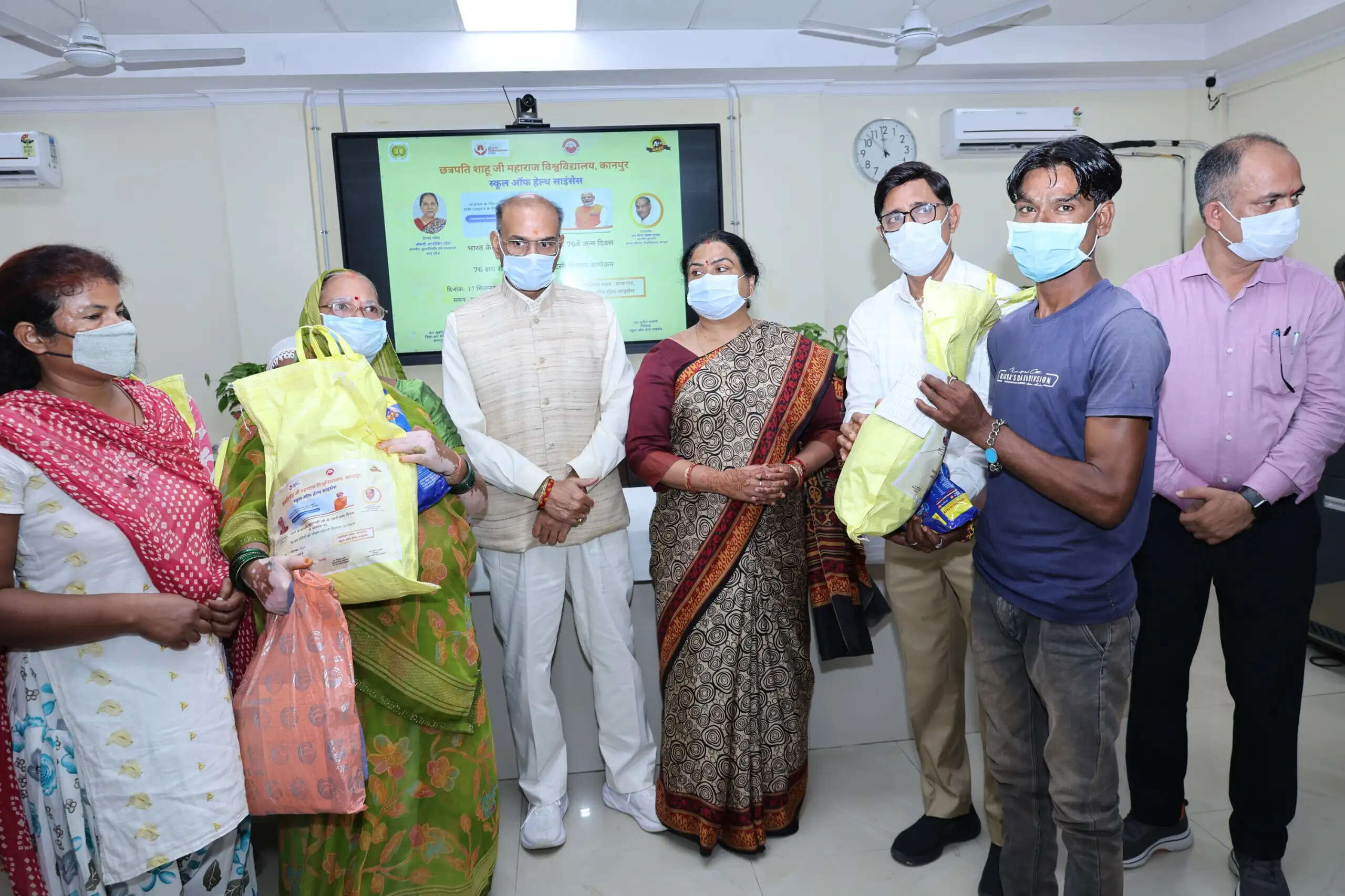 पोषण पोटली के नियमित उपयोग से टीबी मरीज रखें सेहत का ध्यान: प्रो. विनय कुमार पाठक