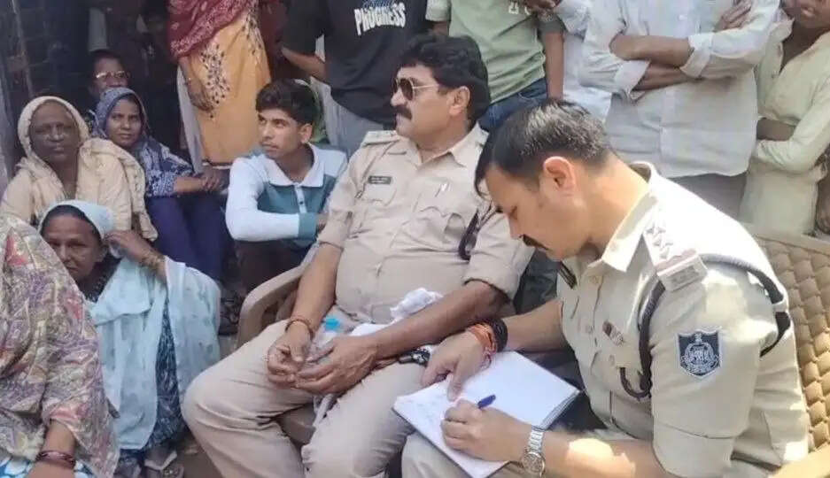 दमोह: वृद्धा की संदिग्ध मौत के बाद महिलाओं का फूटा आक्रोश, सुरक्षा इंतजाम मजबूत करने की मांग