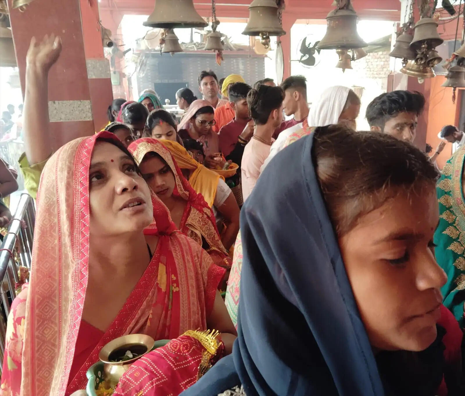 हर-हर महादेव के जयकारों से गूंजा बदेवरानाथ धाम, जलाभिषेक को उमड़े हजारों श्रद्धालु