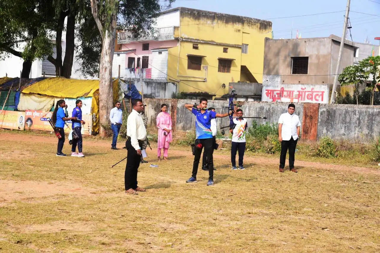 कोण्डागांव: कलेक्टर दुदावत ने किया जिला मुख्यालय में स्थित खेल अधोसंरचनाओं का निरीक्षण