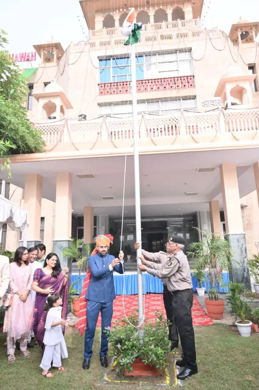 जेडीए,&nbsp;निगम&nbsp;और&nbsp;आवासन&nbsp;मंडल&nbsp;में&nbsp;मनाया&nbsp;गया&nbsp;80वां स्वतंत्रता दिवस
