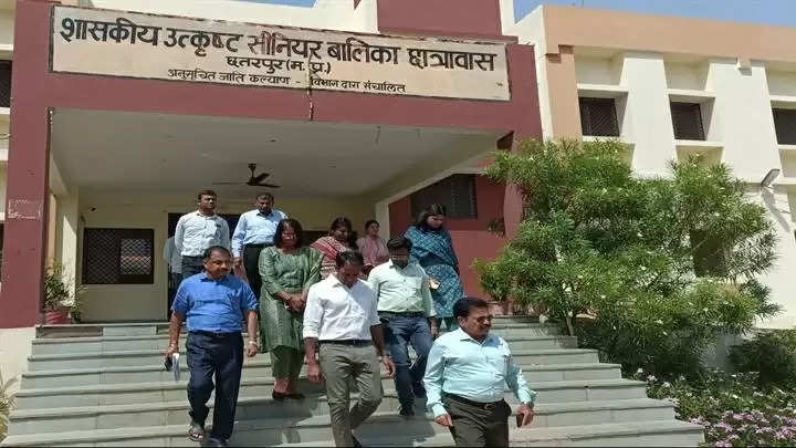 एक सप्ताह में छात्रवृत्ति के प्रकरण निपटाएं: कमिश्नर डॉ. रावत