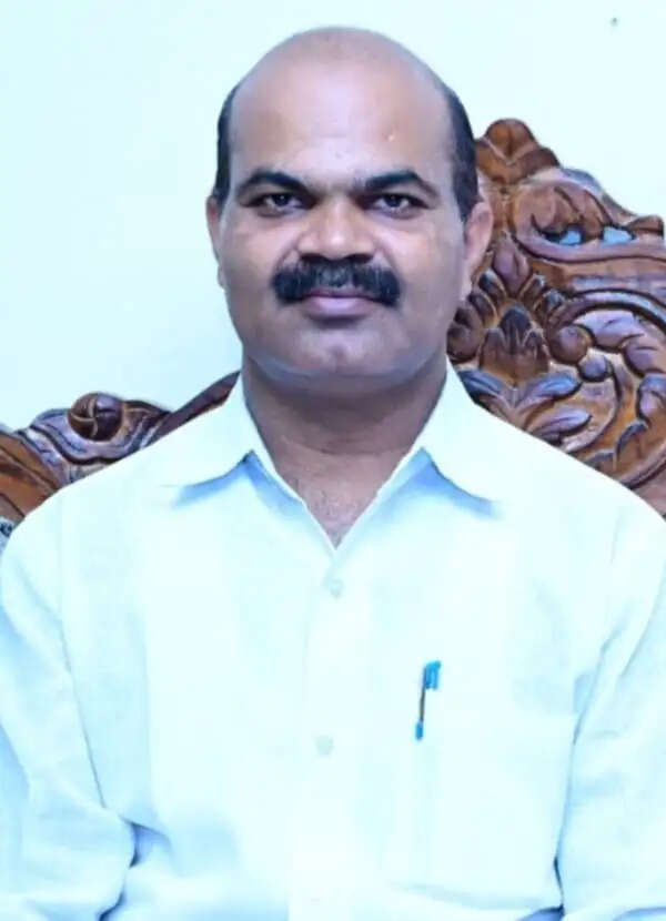 पार्किंसन रोग में योग चिकित्सा लाभकारी: ओम नारायण अवस्थी