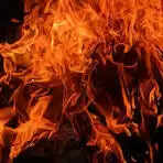 कमरे में लगी आग में झुलसने से युवक की मौत