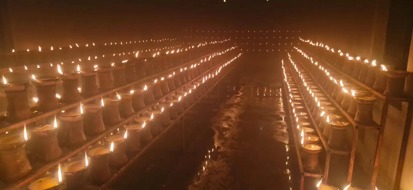 देवी मंदिरों में जली आस्था की ज्योति, श्रद्धालुओं की उमड़ी भीड़