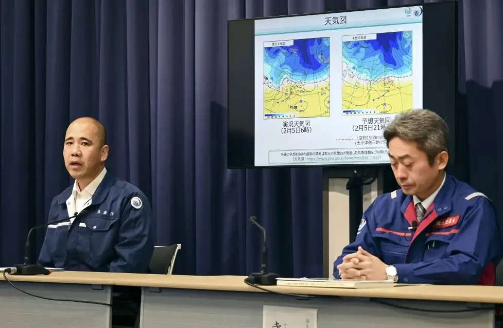 टोक्यो और आसपास के क्षेत्र में भारी बर्फबारी का पूर्वानुमान, 89 फ्लाइट रद्द
