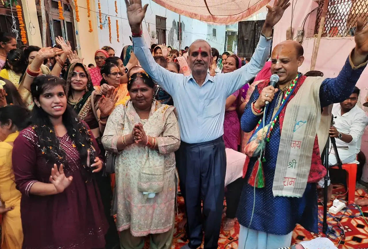 सुख-समृद्धि के लिए घरों व मंदिरों में मनाया गया अन्नकूट महोत्सव