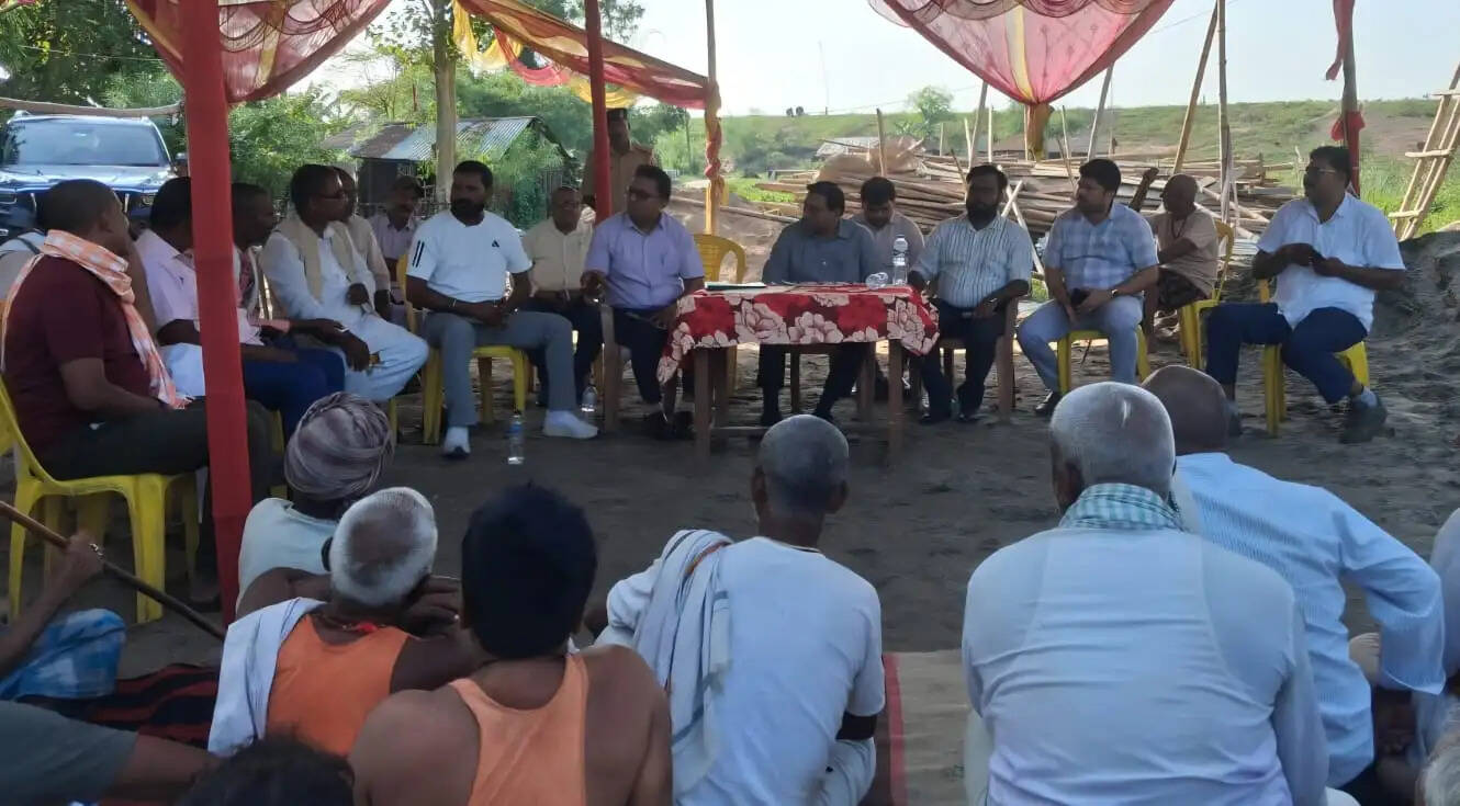 जलजमाव वाले चौर क्षेत्रों में मत्स्य पालन की संभावनाएं तलाशेगा प्रशासन