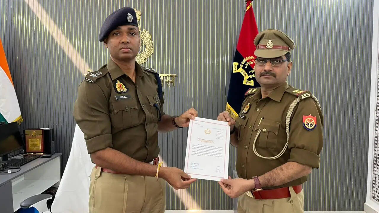 एसपी ने उत्कृष्ट कार्य करने वाले पुलिस कर्मियों को किया सम्मानित