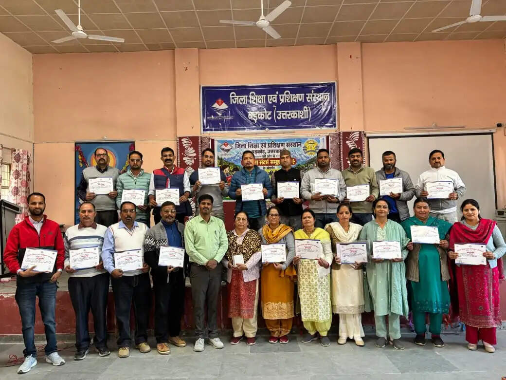 परख मूल्यांकन के लिए कक्षा तीन की हिंदी गतिविधि पुस्तिका तैयार