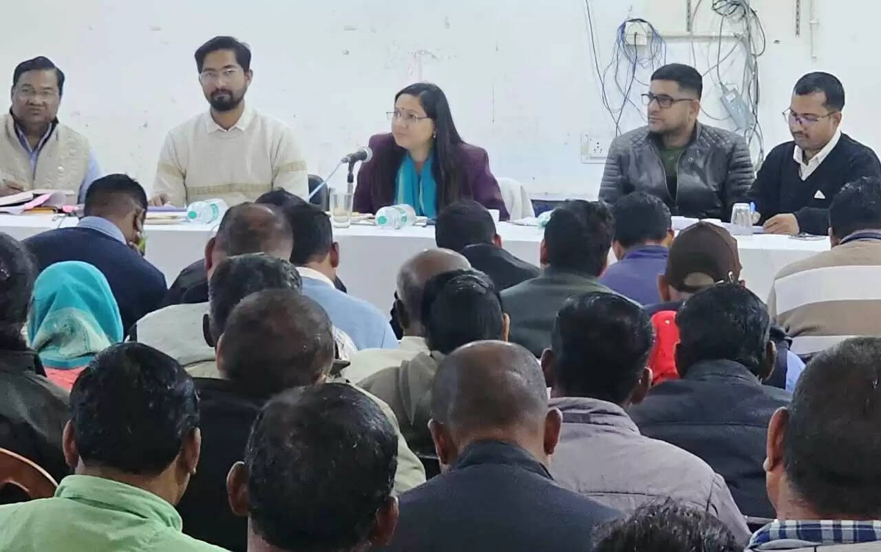 बलरामपुर : शासन की योजनाओं के क्रियान्वयन में लापरवाही स्वीकार्य नहीं : जिला पंचायत सीईओ