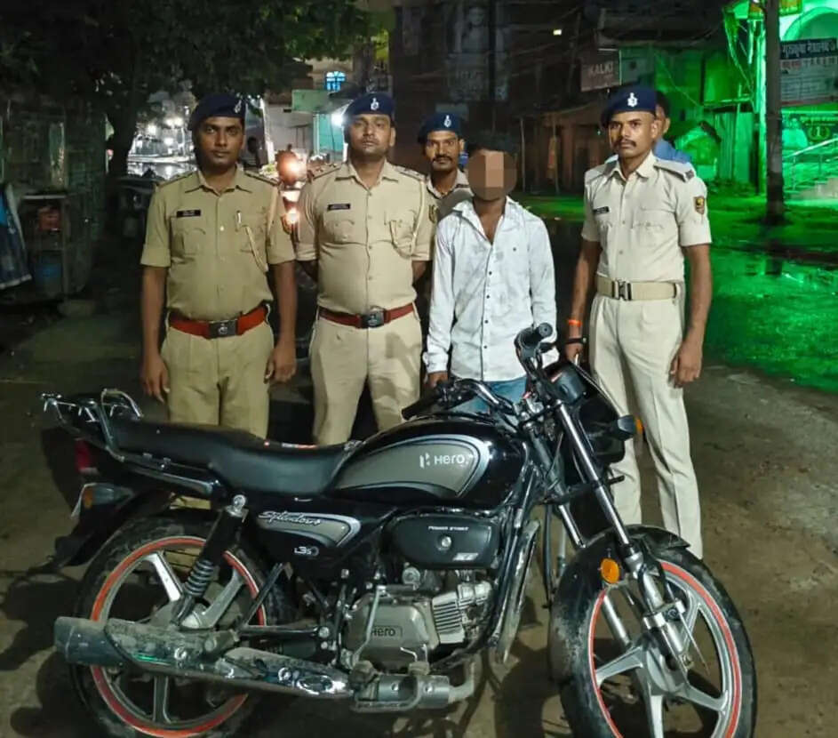 तिलक समारोह से चुराई बाइक बेचने की फिराक में था युवक, पुलिस ने दबोचा