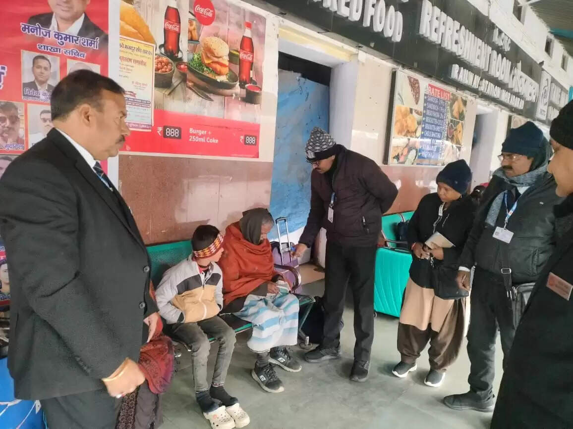 मुरादाबाद रेलवे स्टेशन पर किलेबंदी टिकट चेकिंग अभियान में वसूले 1,10,230