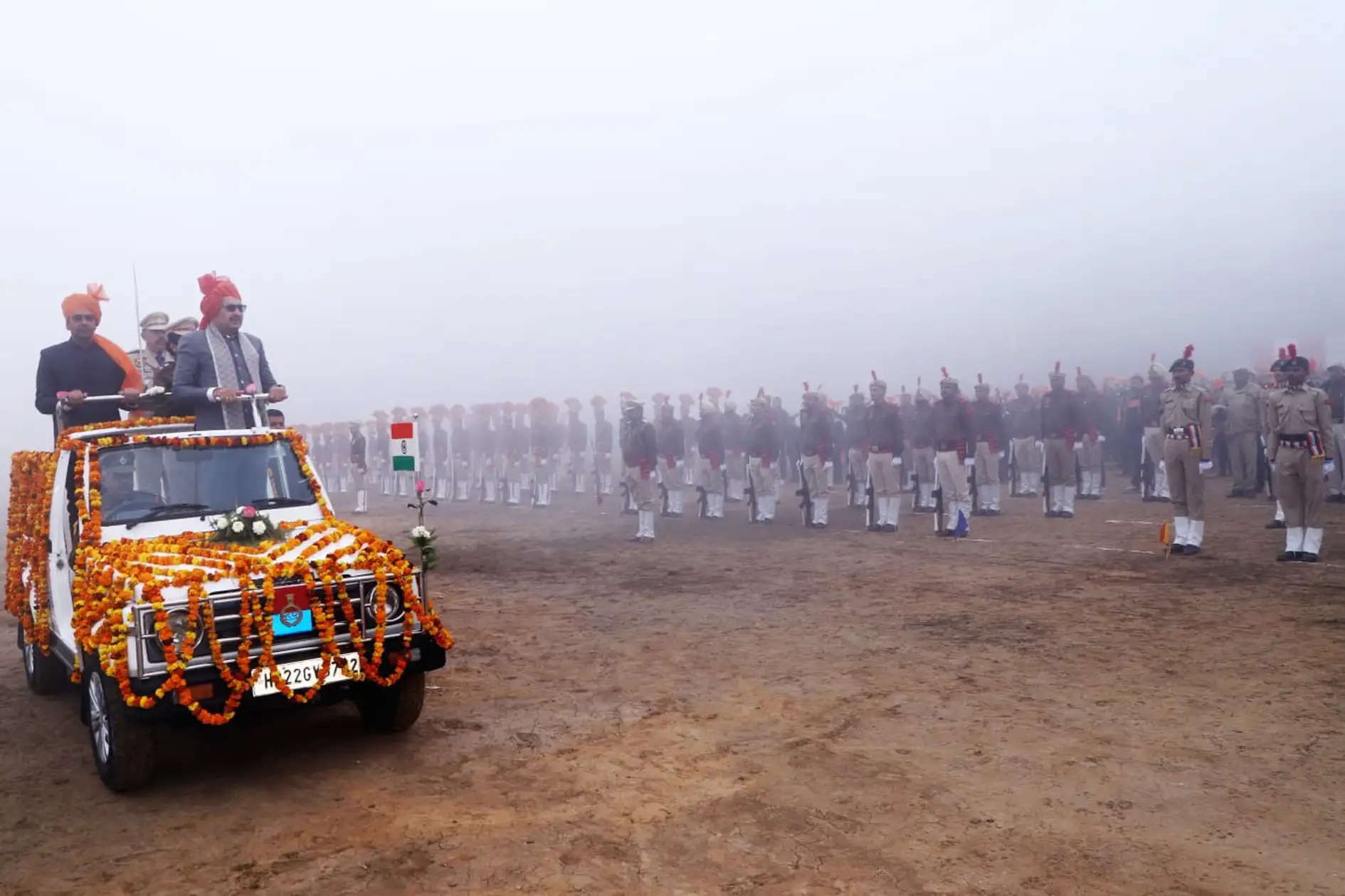 फतेहाबाद में विकास एवं पंचायत मंत्री ने किया ध्वजारोहण