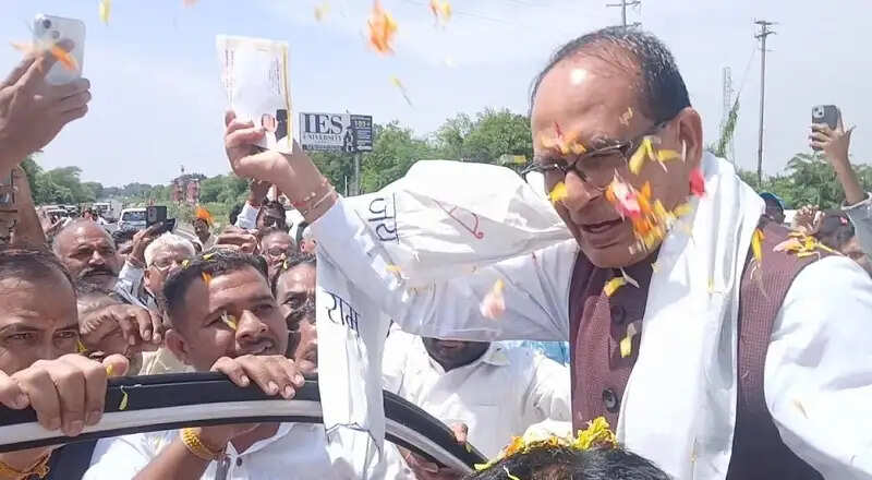सीहोरः सोमवार को निकलेगा भव्य विशाल लव कुश जयंती चल समारोह, शिवराज सिंह को दिया गया आमंत्रण