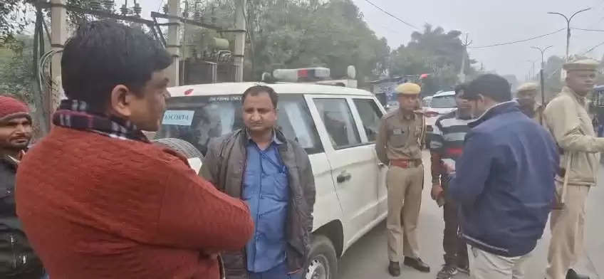 वन मंत्री ने पत्थरों से भरे ट्रेक्टर रुकवाकर पुलिस को पकड़वाए, अधिकारियों को फटकार