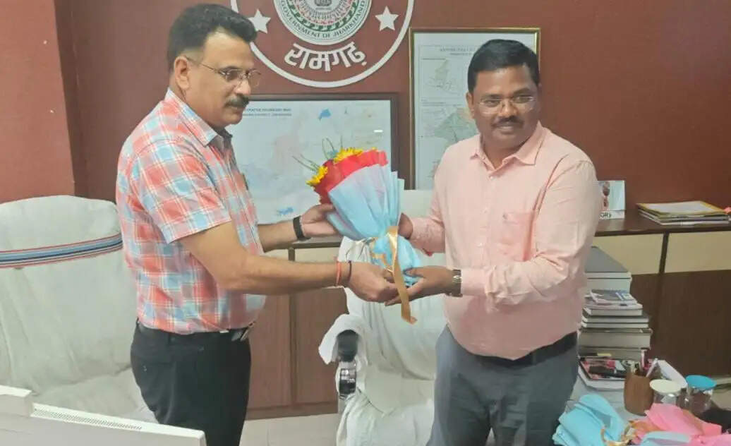 रामगढ़ में तीन&nbsp;पदाधिकारियों ने संभाला पदभार