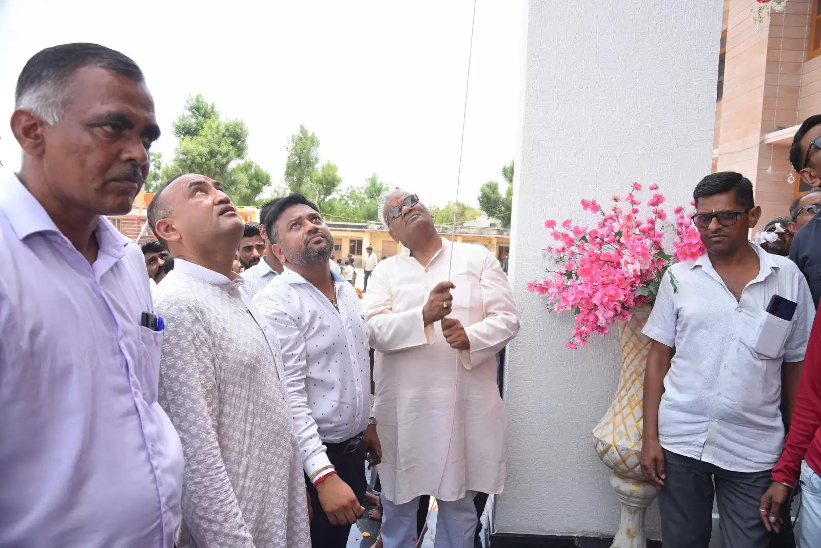 (अपडेट) होनहार छात्र-छात्राओं को सम्मानित करने के बाद शिक्षा मंत्री बोले-शिक्षा के साथ संस्कार भी आवश्यक