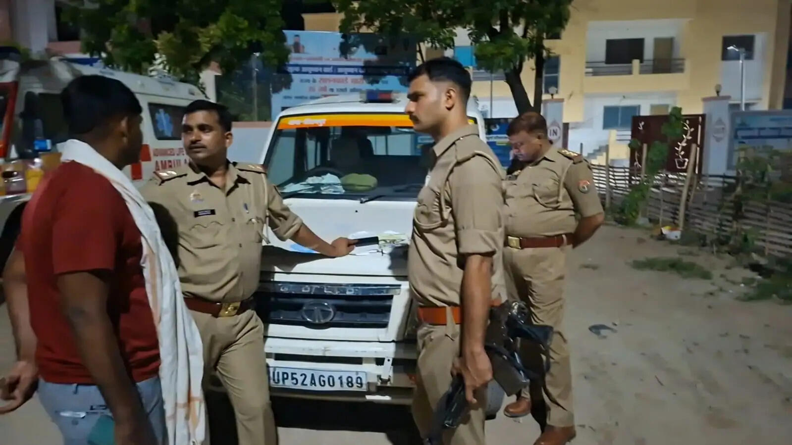 तेज रफ्तार पिकअप की टक्कर से 19 वर्षीय युवक की मौत, एक गंभीर घायल