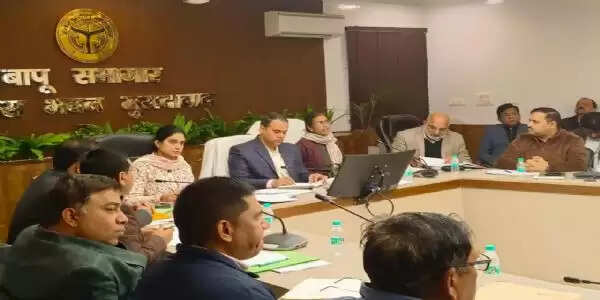 इंटर कॉलेज एवं परिषदीय विद्यालयों में फूलों की पौध लगवाएं :&nbsp;जिलाधिकारी