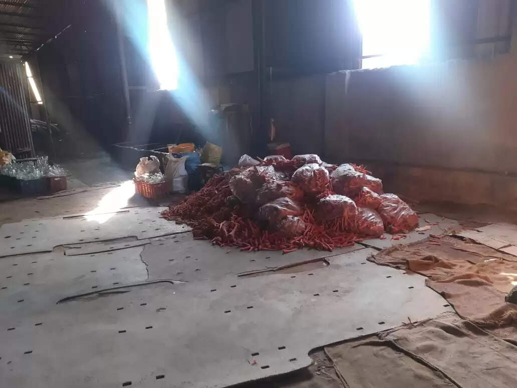 सुपर से ऊपर ब्रांड पर शिकंजा: &nbsp;करीब डेढ हजार किलो वेजिटेबल सॉस जब्त