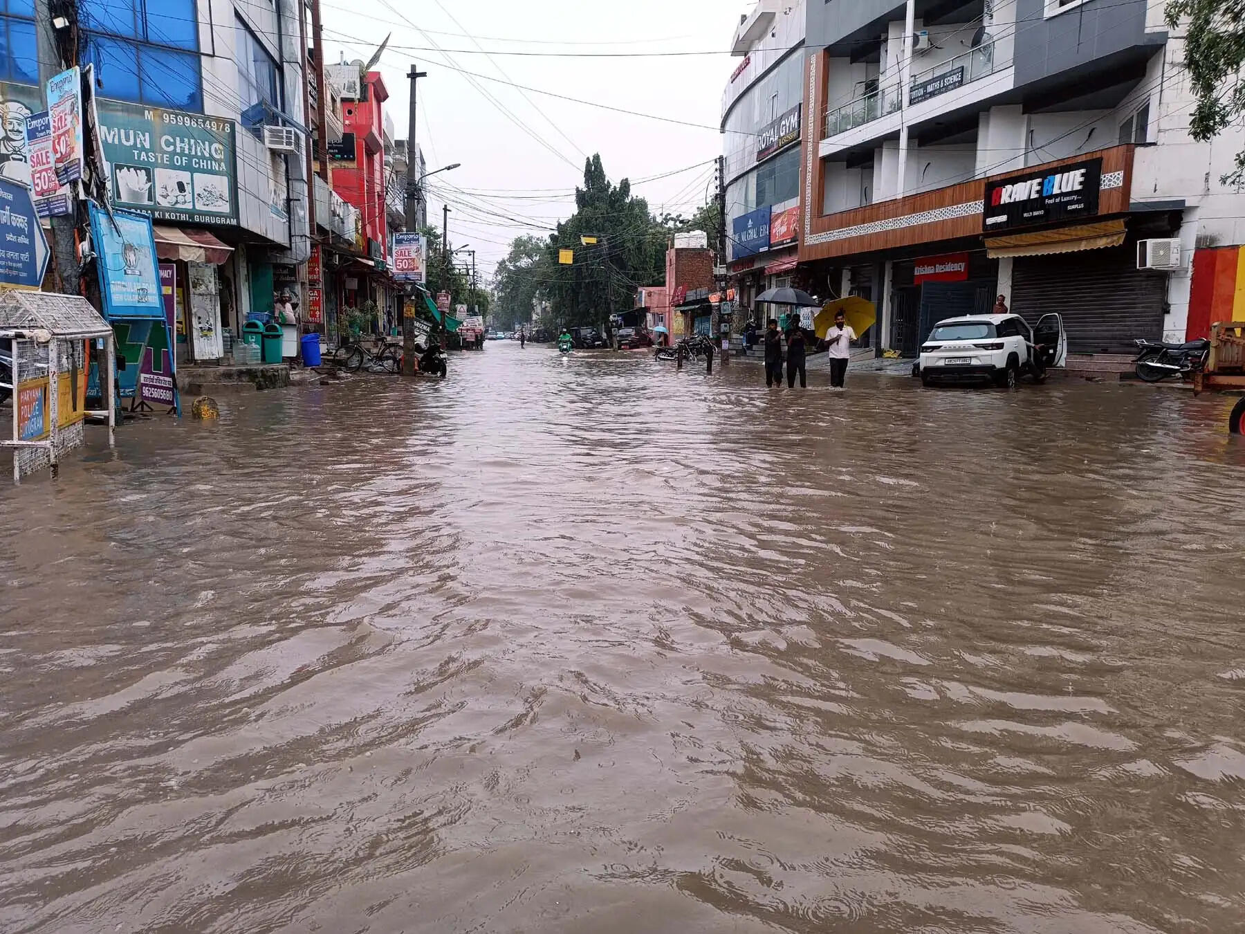 गुरुग्राम: शनिवार की बारिश बनी आफत, शहर में हुआ जलभराव