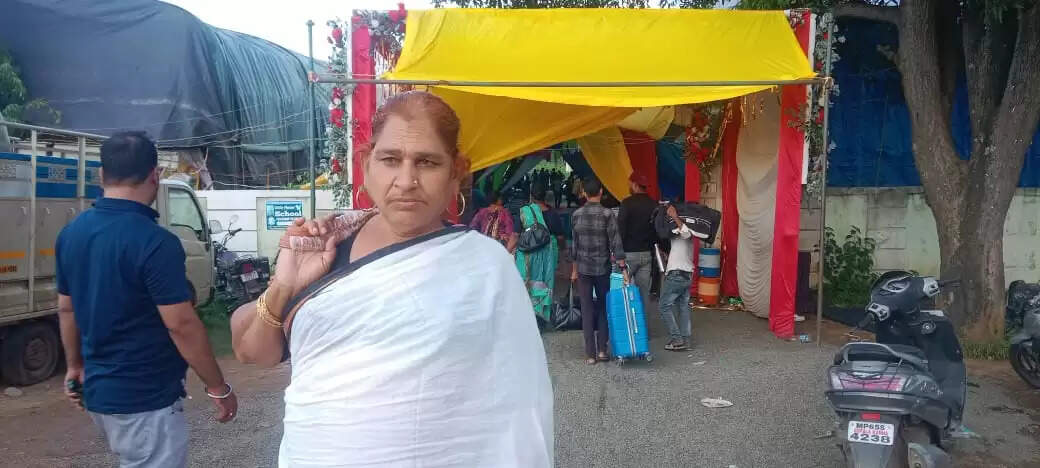 अनूपपुर: मृत्युभोज की परंपरा किन्नर समाज की मान्यता है : किन्नर शबनम मौसी