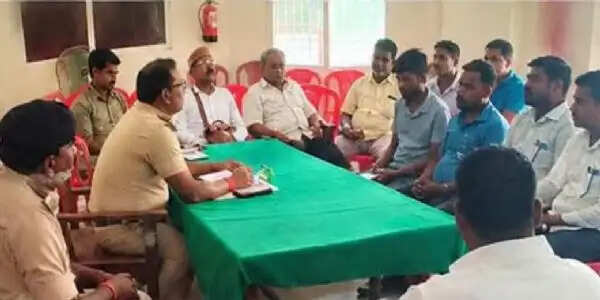गणेश चतुर्थी व विश्वकर्मा पूजा को लेकर शांति समिति की बैठक