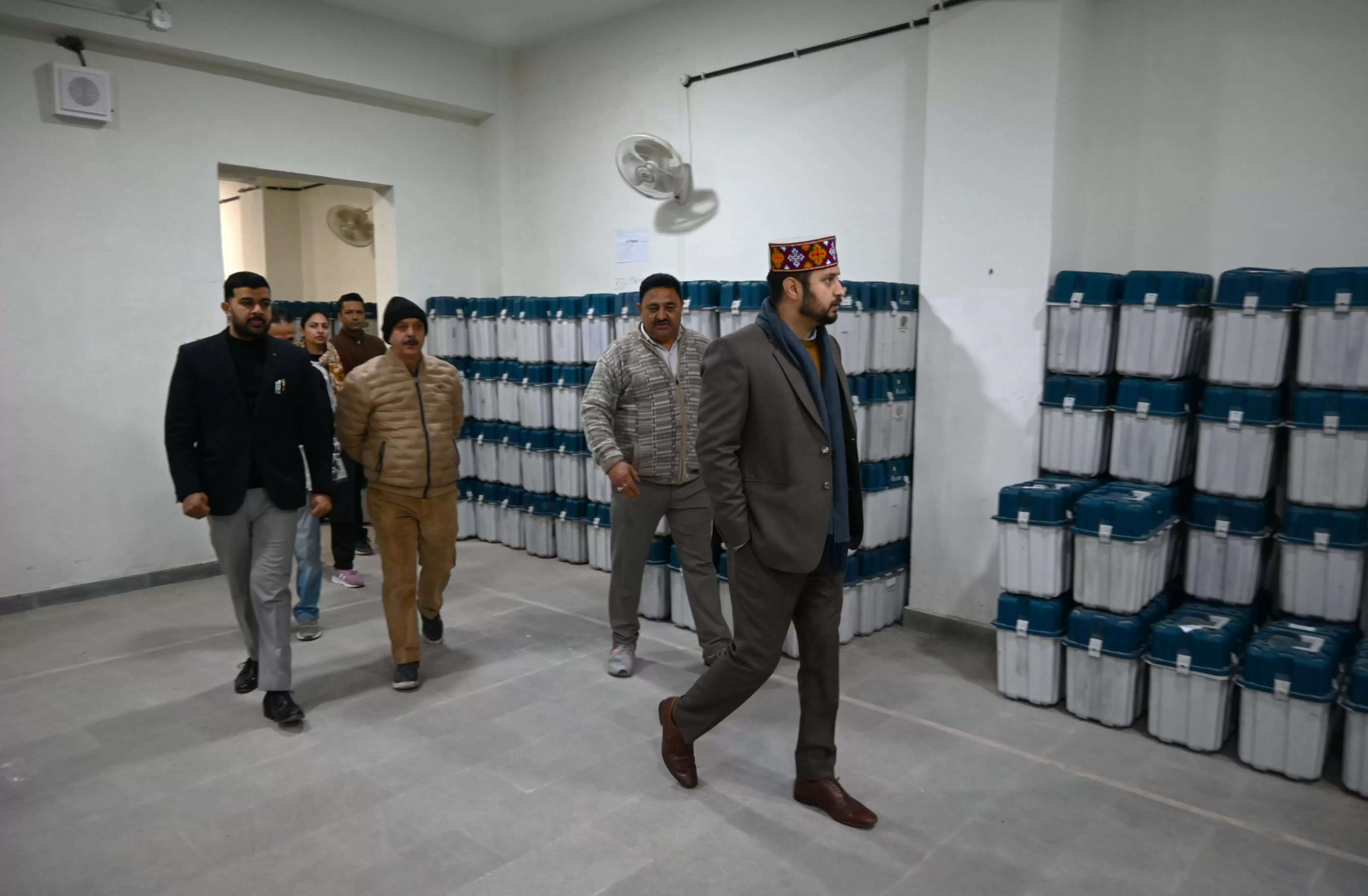 जिला निर्वाचन अधिकारी ने ईवीएम व वीवीपैट भंडार कक्ष का त्रैमासिक निरीक्षण किया