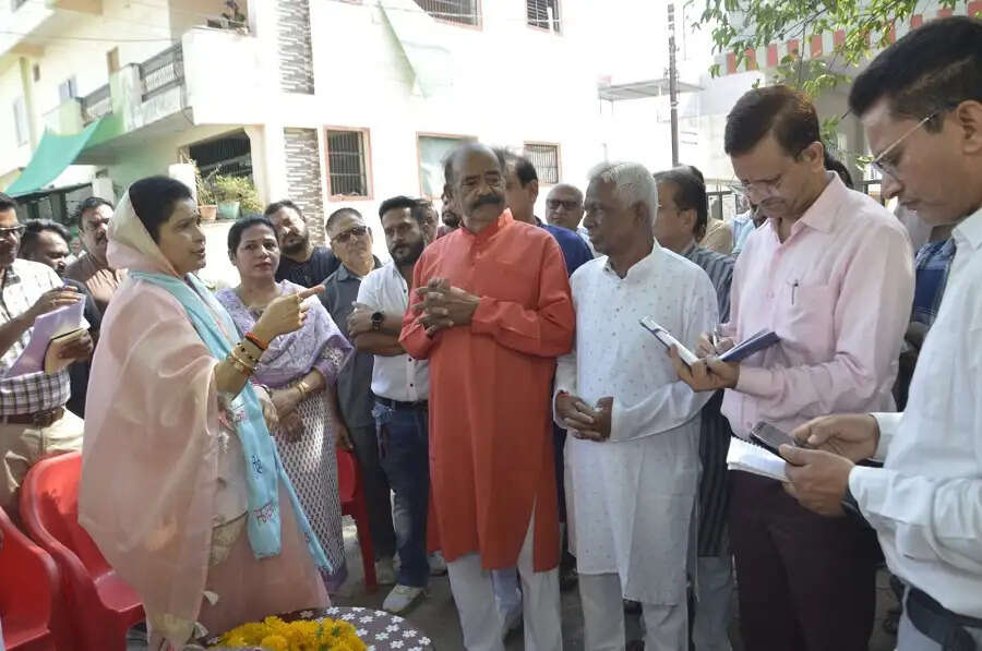 विकास कार्यों में लापरवाही नहीं चलेगी, अधिकारियों को समय पर करना होगा पूरा काम : राज्य मंत्री कृष्णा गौर