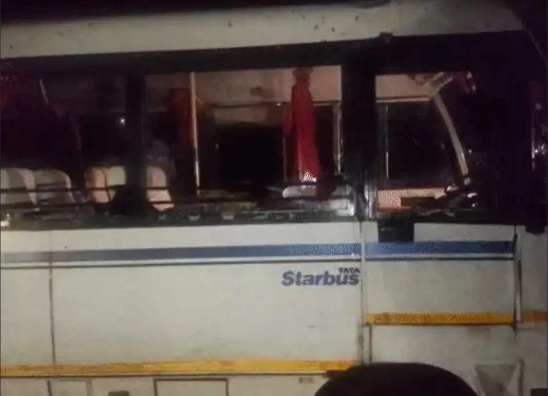 झालावाड़ में दर्दनाक हादसा: श्रद्धालुओं को कुचलते हुए निकली बेकाबू बस, चार की मौत