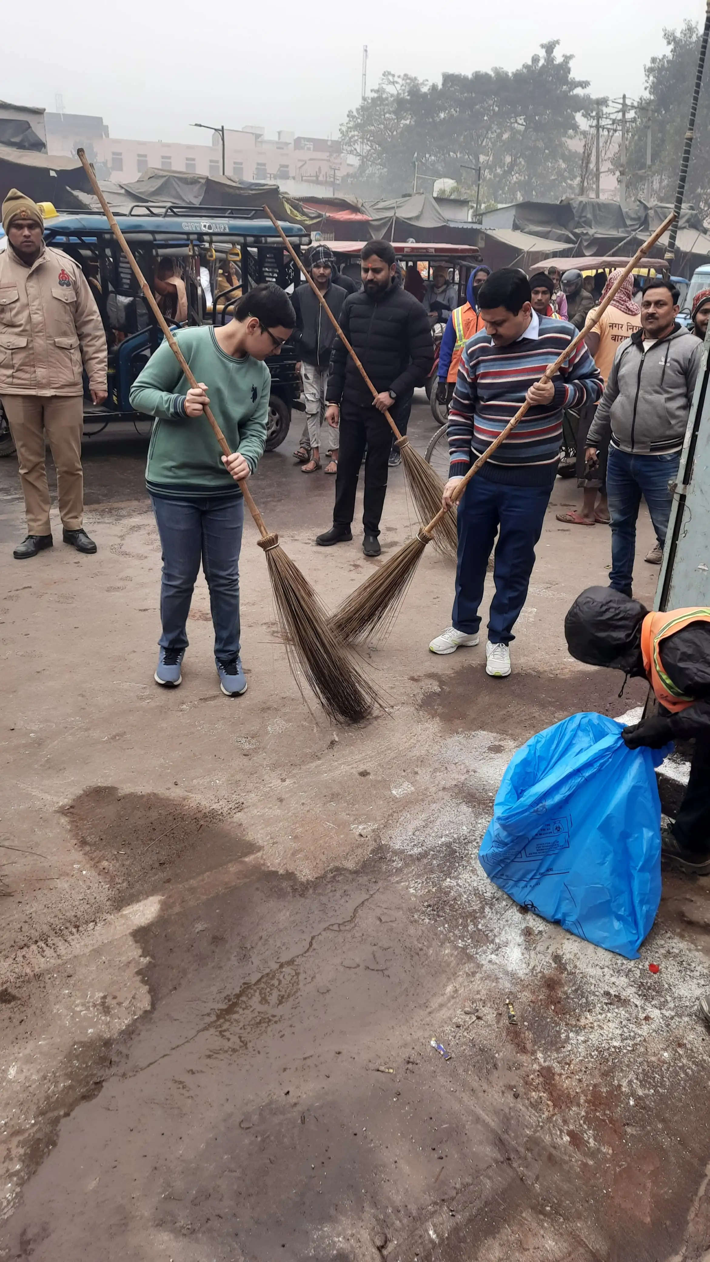 भगवान राम के प्राण प्रतिष्ठा समारोह के पूर्व काशी में महास्वच्छता अभियान