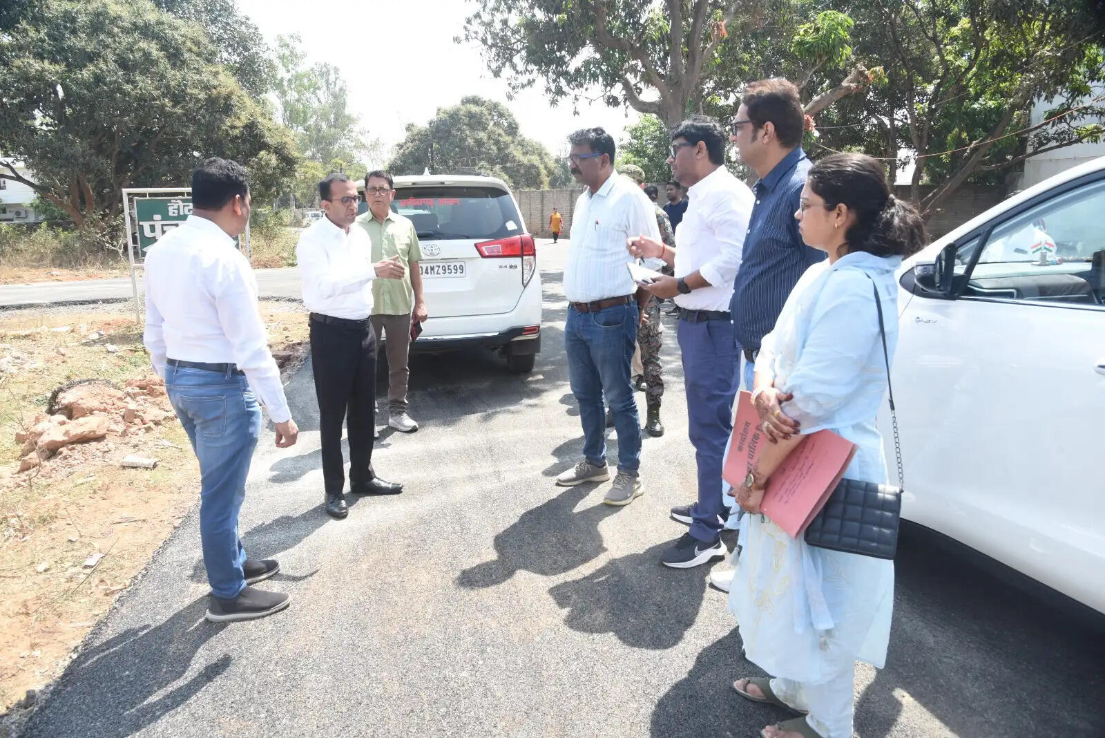 अंबिकापुर : विकास कार्यों पर कलेक्टर की सख्ती, एसटीपी और जल परियोजनाएं समय-सीमा में पूरी करने के निर्देश