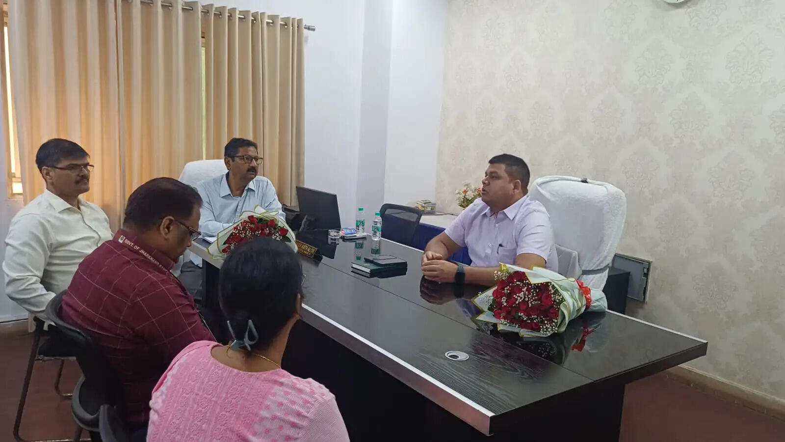 नव नियुक्त अपर जिला दंडाधिकारी ने संभाला पदभार