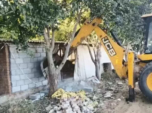 झुंझुनू में एमडी ड्रग्स फैक्ट्री पर चला बुलडोजर