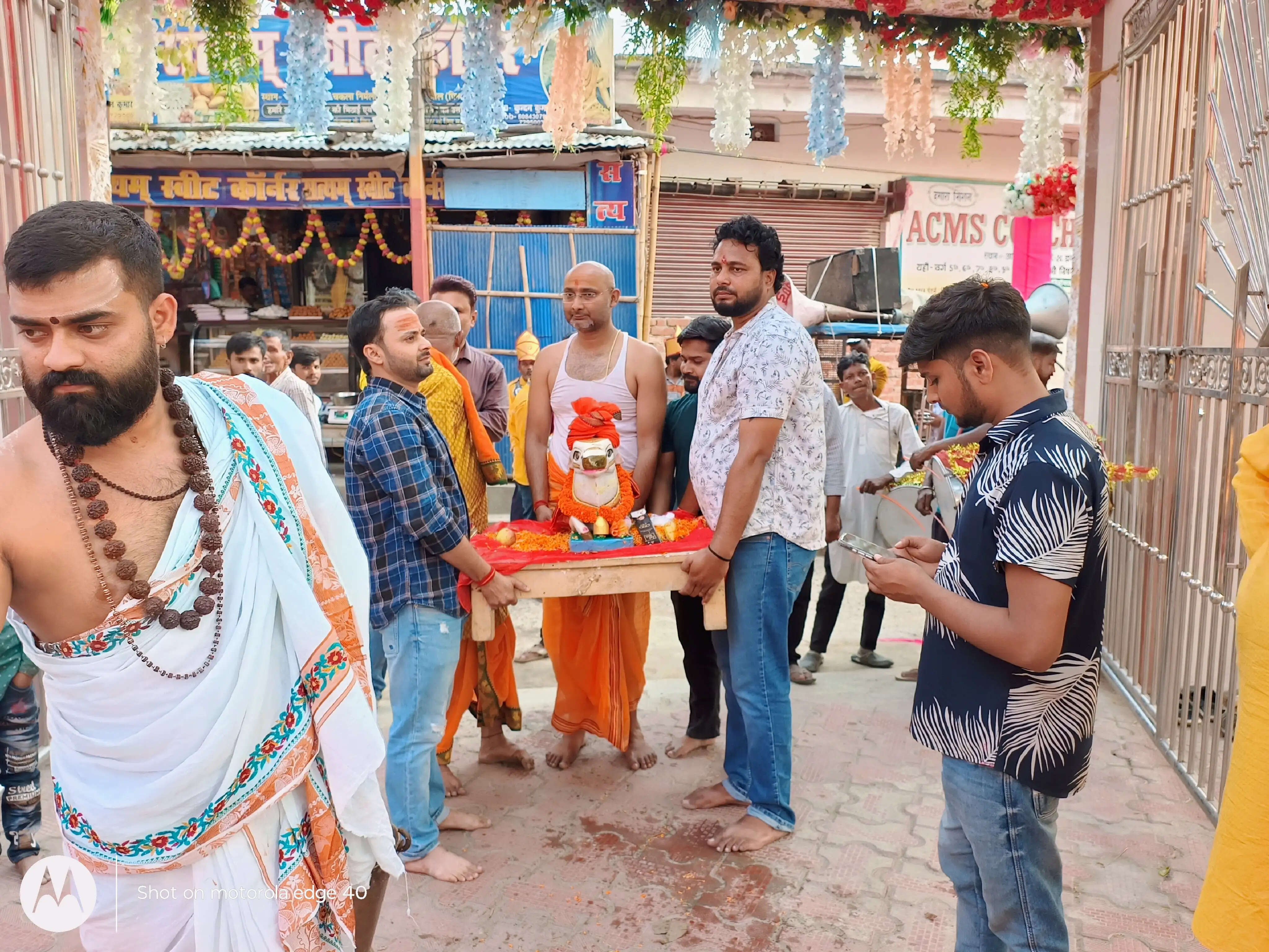 चैती दुर्गा पूजा पर सुपौल में नंदी बाबा की प्रतिमा स्थापना, भव्य शोभायात्रा में उमड़ा जनसैलाब