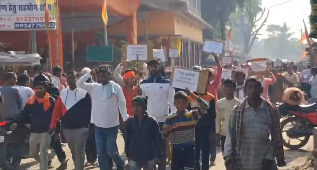 चाकूबाजी में घायल युवक की मौत पर बवाल आक्रोशितों ने एनएच-331 जाम किया